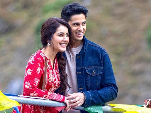 Heroine Raashii Khanna Reacts on Marriage With Sidharth Malhotra Rumors News Goes Viral