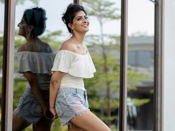 Varalaxmi Sarathkumar Shocking Comments on Step Mother Raadhika