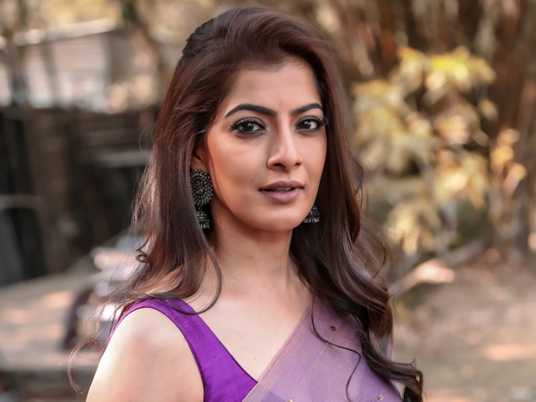 Varalaxmi Sarathkumar Comments on Marriage and Pregnancy Plan