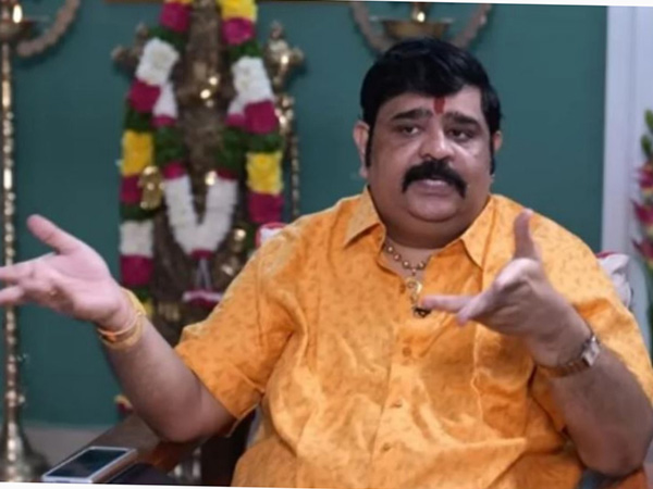 Venu Swamy Sensational Comments on Rajamouli Mahesh Babu Movie News Goes Viral