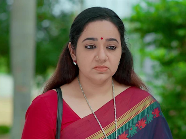 Anupama Fear About Manu Behaviour About Mahendra on Guppedantha Manasu April 25th 2024 Episode 1059