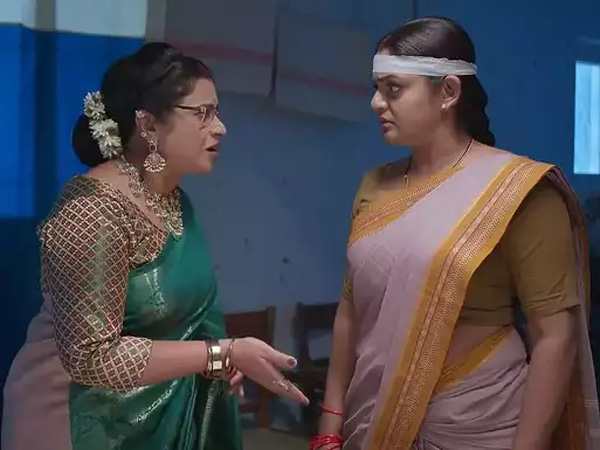 Karthika Deepam season 2 May 1st 2024 Episode Number 33 Here is full story