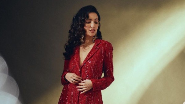 Actress Neha Shetty stunning and Sizzling Photos goes viral in Red Dress