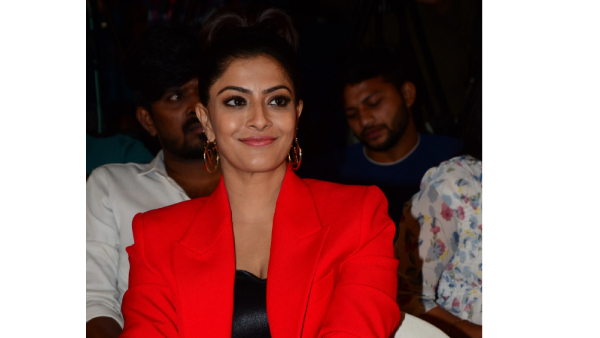 Varalaxmi Sarath kumar Clarity on Marriage Date at Sabari Movie promotions