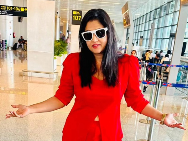 Senior Anchor Shilpa Chakravarthy Latest Gorgeous Photos Shakes Internet