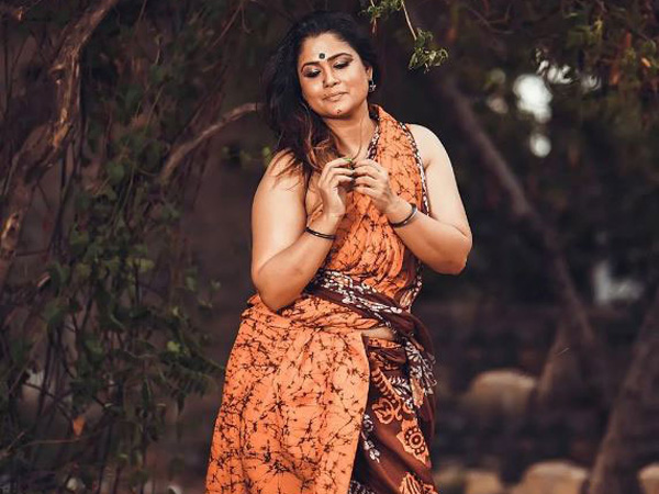 Senior Anchor Shilpa Chakravarthy Latest Gorgeous Photos Shakes Internet