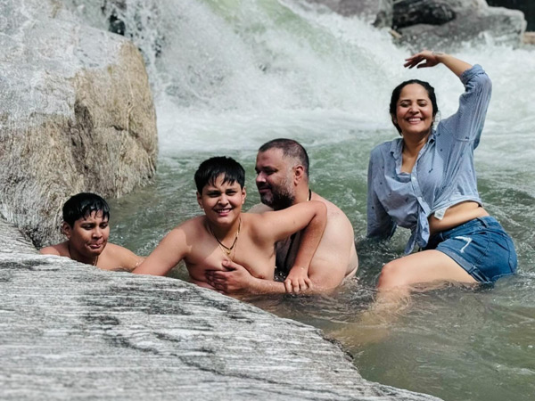 Anasuya Bharadwaj Vacation With Family In Summer photos viral Anasuya Bharadwaj Vacation With Family In Summer photos viral