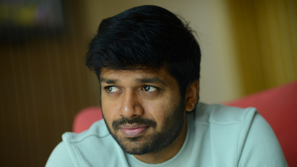 anil ravipudi dance for venkatesh s song in bobbili raja movie at directors day celebrations