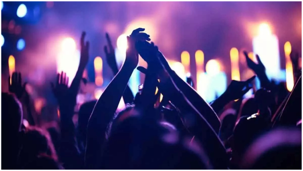 Karnataka Police Caughted 100 Telugu People in Bengaluru Rave Party Check Details Karnataka Police Caughted 100 Telugu People in Bengaluru Rave Party Check Details