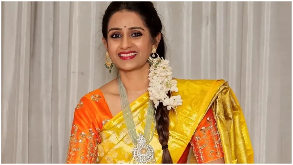 Heroine Laya Reveal Secrets Behind She Begging in Roads of America Check Details