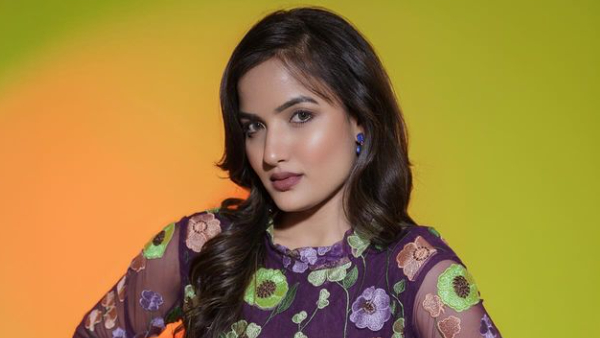 Bigg Boss Cute Beauty Siri Hanumanthu Stunning Look Photos Goes Viral