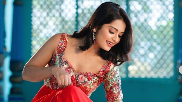 Bigg Boss Beauty Priyanka Jain Gorgeous Rainy Look Photos Goes Viral