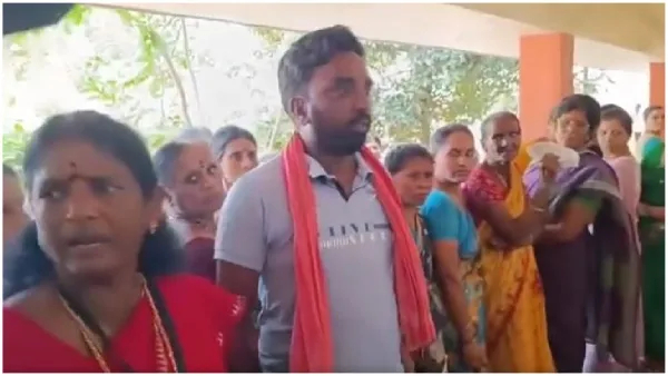 Netizens Trolling Pithapuram YSRCP Candidate Vanga Geeta for asking Red Towel from A Voter
