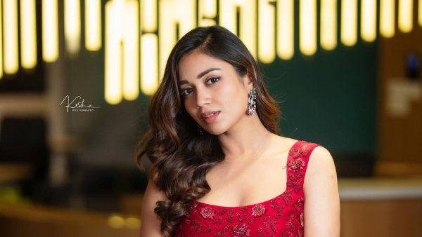Actress Nivetha Pethuraj argued With Police Video Viral In Social Media