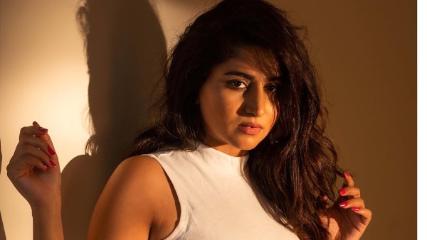 Telugu Cute Anchor Varshini Soundera Rajan Stunning Look Photos Goes Viral