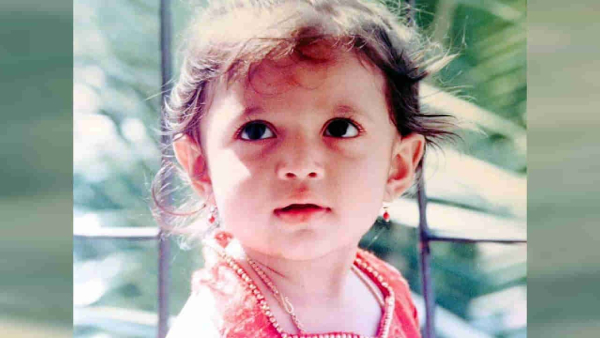 Dj tillu beauty radhika aka Neha Shetty childhood photo viral Dj tillu beauty radhika aka Neha Shetty childhood photo viral