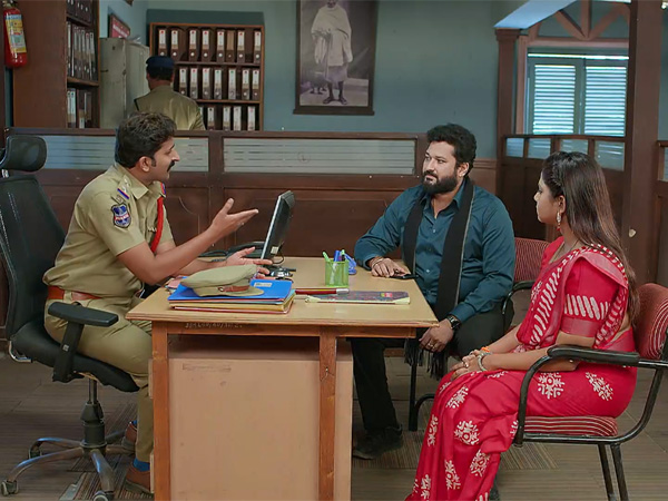 Rajeev is Going to Kidnap Vasu on Guppedantha Manasu May 9th 2024 Episode 1070