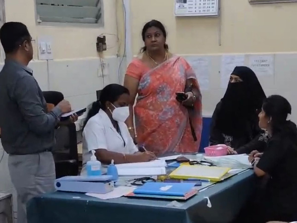 Actress Hema seen in Burkha and Gone thru Medical Test after arrest by Bangalore Police Actress Hema seen in Burkha and Gone thru Medical Test after arrest by Bangalore Police