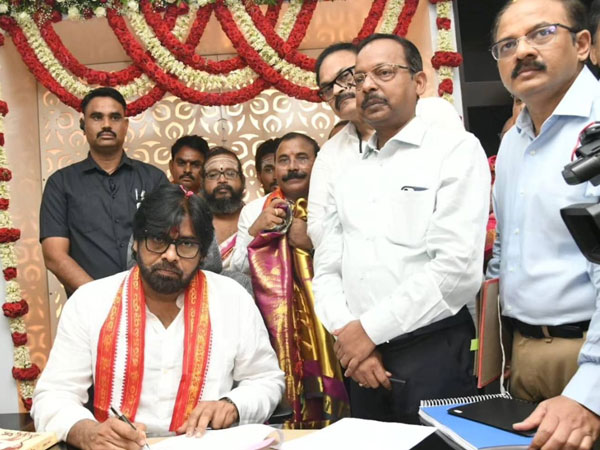 pithapuram ex mla svsn varma satires on ex minister rk roja over her comments on AP Dy CM Pawan Kalyan pithapuram ex mla svsn varma satires on ex minister rk roja over her comments on AP Dy CM Pawan Kalyan