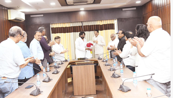 Is Pawan Kalyan had differences with Bunny Vasu over Janasena Ticket