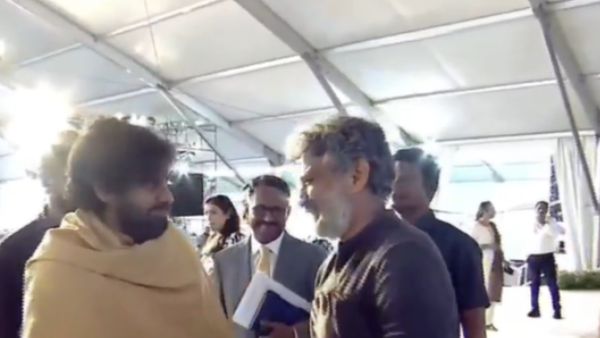 shocker rajamouli meets pawan kalyan on this reason