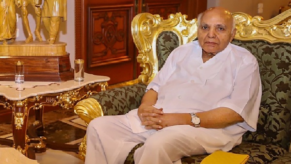 Ramoji Rao last Rites Telangana Andhra Government to organise with State of Honours