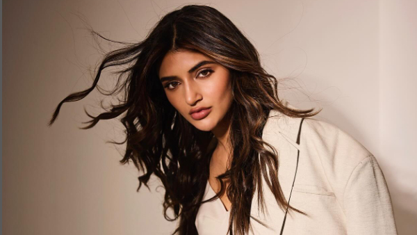 Telugu Cute Heroine Sreeleela Gorgeous Look Photos Goes Viral Telugu Cute Heroine Sreeleela Gorgeous Look Photos Goes Viral