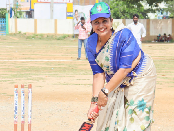 complaint to cid against ex minister rk roja 100 crores scam on adudam andhra games complaint to cid against ex minister rk roja 100 crores scam on adudam andhra games