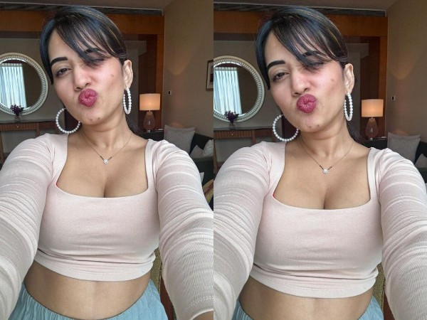 Cute Anchor Sravanthi Chokarapu Fantastic Photos Goes Viral