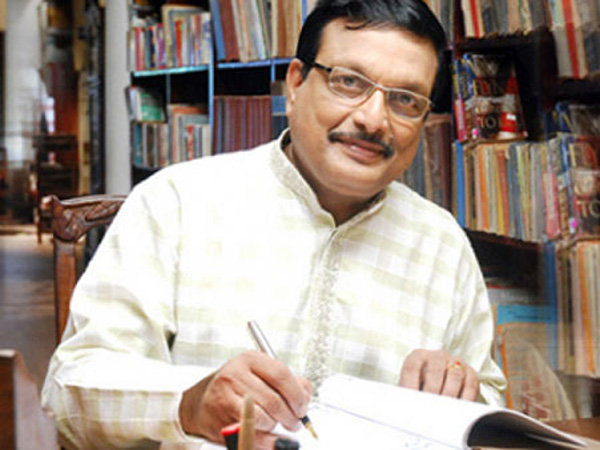 mega star chiranjeevi made sensational comments on novelist yandamuri veerendranath