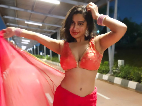Bigg Boss Fame Inaya Sultana Latest Beach Video Viral In Internet Bigg Boss Fame Inaya Sultana Latest Beach Video Viral In Internet