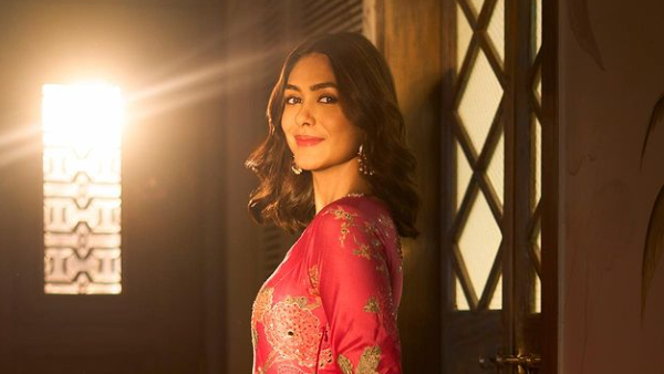 mrunal thakur latest laughing video goes viral and rises doubts