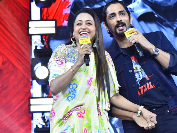 Anchor Suma and Siddharth hugs on Indian 2 pre release event stage goes viral