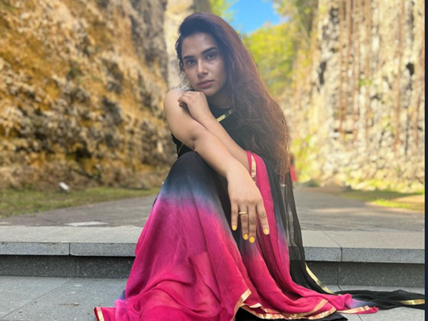 Hari Teja Latest Fantastic Photos Shakes Social Media