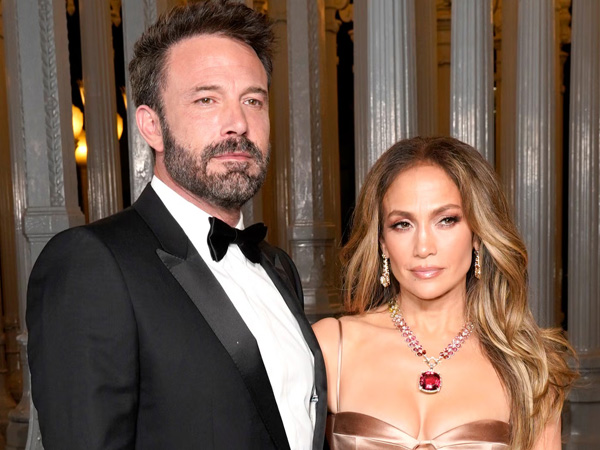 Jennifer Lopez files divorce petition in Los Angeles County Superior Court Jennifer Lopez files divorce petition in Los Angeles County Superior Court