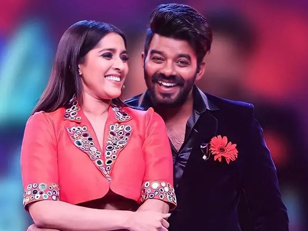 anchor rashmi gautam shocking comments over her marriage and 100 acers land