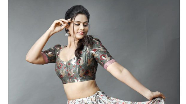 Actress Viharika Chowdary Bold Comments on Tollywood director Actress Viharika Chowdary Bold Comments on Tollywood director