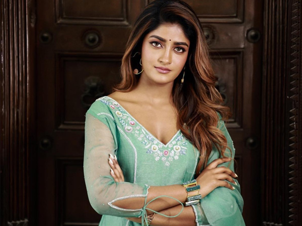 heroine Dimple Hayathi new Tattoo actress shares it in instagram story heroine Dimple Hayathi new Tattoo actress shares it in instagram story