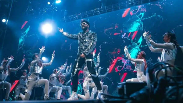 Devis Sri Prasad Concert creates Tsunami at Gachibowli Stadium Mahesh Babu fans disappointed Here is the reason