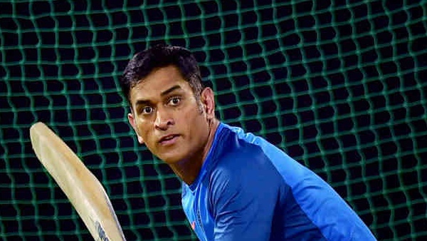 ms dhoni massive remuneration for 8 hrs shoot is bigger than indian star heroes