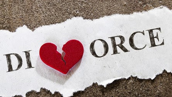 Bollywood star heroine shocked when her husband unexpectedly told her that he would divorce her at midnight Bollywood star heroine shocked when her husband unexpectedly told her that he would divorce her at midnight