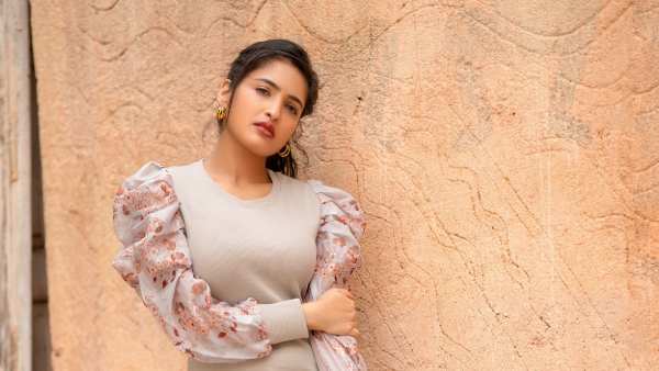 bigg boss contestant Rathika Rose PhotoShoot with two piece dress Her latest photos here