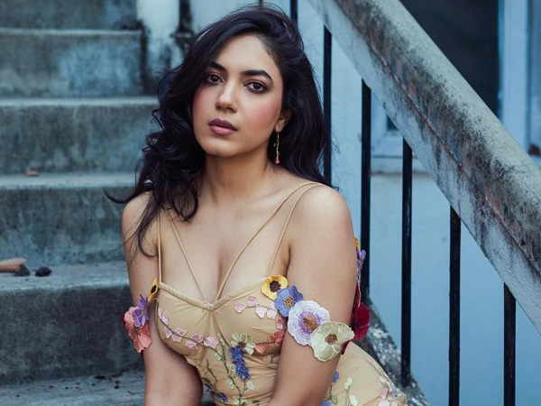 is Tollywood Popular actress Relationship With Mega Hero is Tollywood Popular actress Relationship With Mega Hero