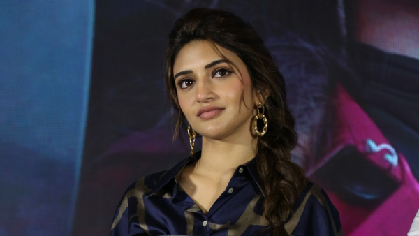 actress sreeleela made sensational comments on allu arjun s dance