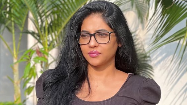 Reshma Pasupuleti PhotoShoot with sleeveless tight fit Her latest photos here