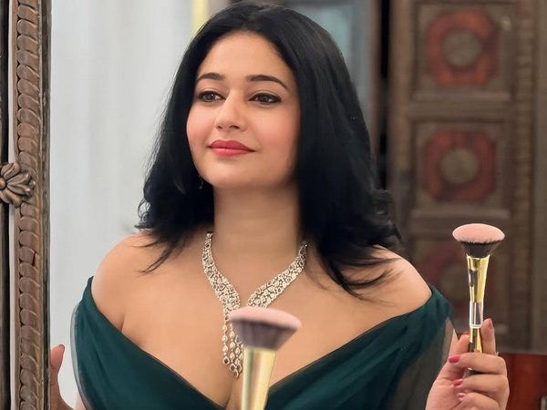 Actress Poonam Bajwa PhotoShoot with green color dress with necklace Her latest photos here Actress Poonam Bajwa PhotoShoot with green color dress with necklace Her latest photos here