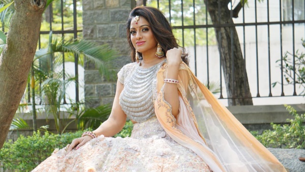 Anchor Udaya Bhanu will set as a villain in Sathyaraj- Srivatsa upcoming film Barbarik