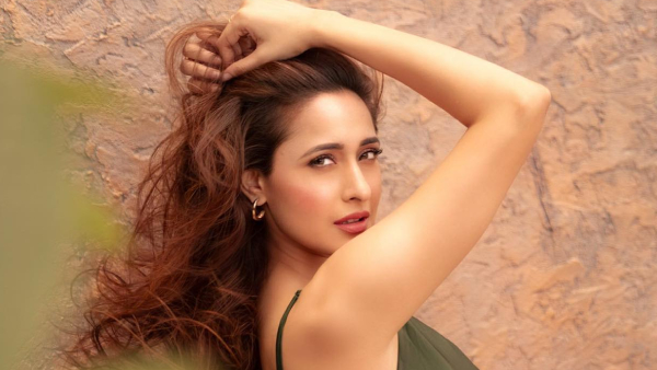 Actress Pragya Jaiswal net worth and Assets Details