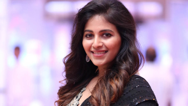 Anjali Comments On Pawan Kalyan and Tollywood Heroes in Ram Charan Game Changer promotion Anjali Comments On Pawan Kalyan and Tollywood Heroes in Ram Charan Game Changer promotion