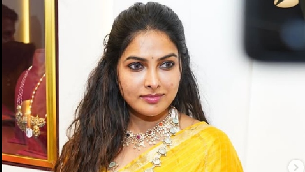 bigg boss fame divi vadthya PhotoShoot With saree in vintage look Her latest photos here